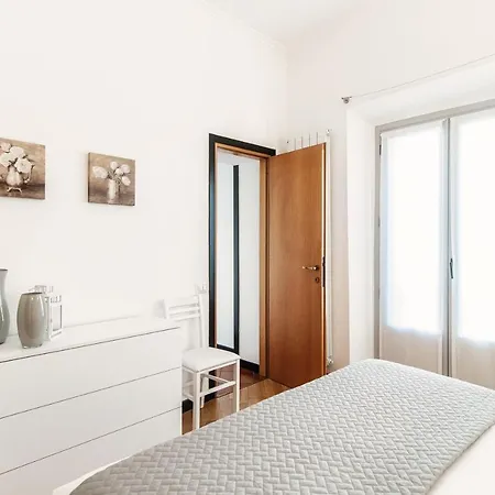 Apartment Celeste - By Myhomeincomo *