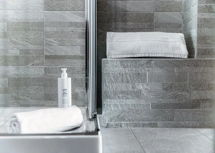 Celeste - By Myhomeincomo דירה *